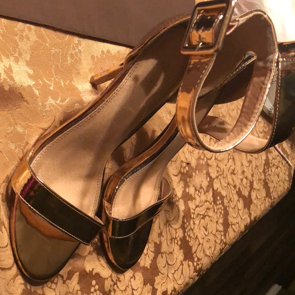Ladies dressy gold shoes